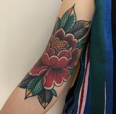 Girly Tattoo Sleeve, Traditional Girly Tattoo, Klimt Tattoo, Girly Tattoo, Boys With Tattoos, Mastectomy Tattoo, Back Of Shoulder Tattoo