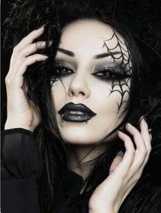 Witches Make Up For Women, Halloween Makeup For Witches, Aperitivo Halloween, Wiccan Makeup, Glam Witch Makeup, Dark Angel Makeup, Makeup Witch, Darya Goncharova, Coffee Vodka