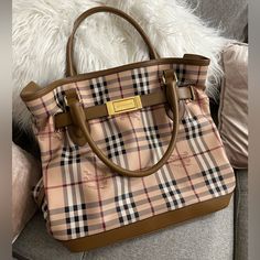 - 100% Authentic - Like New - Very Rare - No Stains Or Scratches Burberry Bag, Womens Tote Bags, Very Rare, Brown Color, Limited Time, Burberry, Like New, Color