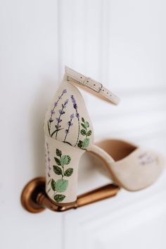 Wedding shoes 'Jasmine' are handcrafted in soft ivory suede and have elegant handmade lavender and eucalyptus embroidery that can be customized to your preference! The heel measures 9 cm / 3.5 inches. These wedding shoes are designed with a V-notched vamp (v-cut) and closed-toe, making bridal sandals even more elegant and special. Inside there is a soft Memory foam insole, which gives a feeling of additional comfort when walking. Tunit outsole is made of a mixture of leather chips and rubber, it Summer Wedding Heels With Floral Embroidery, Spring Wedding Shoes With Embroidered Closed Toe, Spring Wedding Shoes With Embroidery And Closed Toe, White Floral Embroidered Closed Toe Heels, White Floral Embroidery Closed Toe Heels, Summer Wedding Embroidered Heels, Spring Wedding Embroidered Heels, Spring Embroidered Formal Wedding Shoes, Embroidered High Heel Wedding Shoes