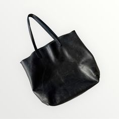 Madewell | "The Transport Bag" Color: Black Approx Measurements: Height: 13” Width: 13” Depth: 6” Handle: 9” 100% Leather Gentle Signs Of Use Large Elegant Black Bag, Elegant Large Black Bag, Elegant Large Black Shoulder Bag, Classic Black Shopping Bag, Minimalist Black Shoulder Bag For On-the-go, Large Chic Black Satchel, Black Satchel Shoulder Bag With Smooth Grain, Black Satchel With Smooth Grain And Double Handle, Black Satchel With Double Handle And Smooth Grain