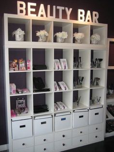 Ariana🌺🌸🌹 Lash Studio Decor, Lash Studio, Lash Room, Salon Suites, Beauty Salon Decor, Vanity Room, Glam Room, Makeup Rooms