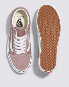 Old Skool Shoe Platforms Aesthetic, Tennis Vans, Tenis Vans, Classic Vans, Color Story, Everyday Shoes, Shoe Lace, Pink Suede, Vans Old Skool