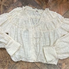 Free People Vintage Style Blouse Nwt Hook Buttons Tie At Neck Ruffle Detail Size Small Vintage Style Blouses, Style Blouse, Neck Ruffle, Free People Tops, Vintage Style, Free People, Top Blouse, Vintage Fashion, Gift Ideas