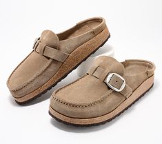 Show off your laid-back SoCal-inspired style when you pair these slip-on Birkenstocks with a T-shirt and boyfriend jeans. From Birkenstock. Comfy Outfits With Birkenstock Clogs, Birkenstock Buckley, Birkenstock Suede, Birkenstock Slippers, Vince Camuto Handbags, Fitness Jewelry, Adaptive Clothing, Suede Clogs, Koolaburra By Ugg