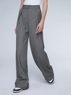 Oversized High Waisted Pleat Front Trousers Outfit Oversize, Trousers Details, Scoop Neck Tank Top, Long Midi Dress, High Waist Pants, Type Of Pants, Street Style Outfit, Waist Pants, Long Pants