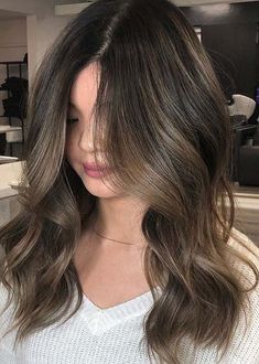 Low Maintenance Brunette, Trendy We Fryzurach, Balayage Hair Color Ideas, Balayage Hair Color, Brown Hair Shades, Hair Color Unique, Low Maintenance Hair