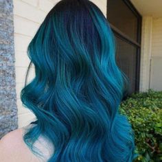 Mermaid Blue Hair, Blue Hair Mermaid, Turquoise Blue Hair, Teal Hair Color, Unnatural Hair Color, Dyed Hair Pastel, Dip Dye Hair, Teal Hair, Ombré Hair