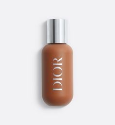 Fond de teint visage et corps incontournable des défilés de la maison, dior backstage face & body foundation offre un résultat lumineux et un effet couvrant sur mesure, du plus naturel des éclats à un teint haute perfection. Il unifie immédiatement le teint, le lisse et estompe les imperfections pour un fini seconde peau, sans effet de matière.   imperceptible et confortable, la texture ultra-fine de ce fond de teint fluide fusionne avec la peau dès l'application pour une longue tenue qui résist Elf Foundation Brush, Birthday Wishlist Ideas, Elf Foundation, Christian Dior Perfume, Dior Runway, Dior Backstage, Body Foundation, House Of Dior, Dior Perfume