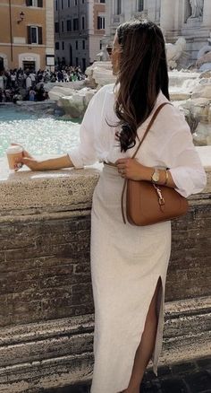 Aesthetic Lawyer, Rok Outfit, Classy Business Outfits, Lawyer Fashion, Mode Zara, Europe Outfits, Italy Outfits, Chic Aesthetic, Event Outfit