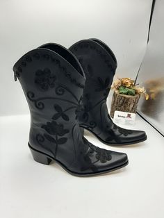 Embroidered genuine leather custom made mid calf boots. Every size available. #midcalf #cowboyboots #suzaniboots #customboots #weaternboots #countrystyle #blackboots #womenboots #festivalboots #christmas #giftforher #handmade #womenfashion Traditional Fitted Snip Toe Boots, Traditional Fitted Leather Boots, Embroidered Leather Boots With Snip Toe, Traditional Fitted Boots With Floral Embroidery, Handmade Traditional Snip Toe Boots, Gum Boot, Festival Boots, Boots Mid Calf, Comfy Boots