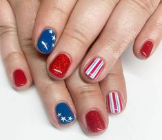 4th Of July Accent Nail, Floral 4th Of July Nails, July 4 Th Nails Designs, Hand Painted 4th Of July Nails, Patriotic Nails, 4thnof July Nails, Fourth Of July Nails, Daisy Nails