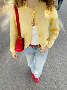 Mary Jane Shoes Outfit, Ballet Flats Outfit, Look Legging, Quoi Porter, Flats Outfit, Yellow Cardigan, Looks Party, 가을 패션