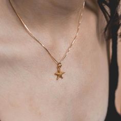 Get ready for Summer with our starfish necklace! ⭐🌊


 Necklace made of sterling silver and gold-plated sterling silver.


 Link chain with a length of 45cm

 Pendant: 15mm high by 13mm wide Sea Star Necklace, Gold Starfish Clavicle Chain Necklace, Dainty Star-shaped Necklace With Starfish Charm, Gold Starfish Charm Necklace, Gold Starfish Necklace With Lobster Clasp, Yellow Gold Star Necklaces With Starfish Charm, Yellow Gold Starfish Necklace As Gift, Dainty Gold Starfish Necklace, Minimalist Starfish Jewelry Gift