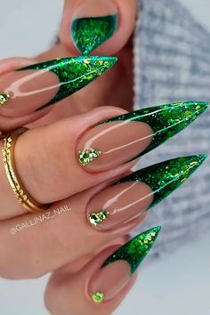 Long Stiletto Sparkling Emerald French New Years Eve Nails 2023 with Rhinestones Emerald Nails, New Years Eve Nails, Filmy Vintage, Green Nail Designs, Heart Nail, Stiletto Nails Designs, New Year's Nails