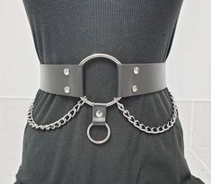 Waist belt. Genuine leather. It's  40mm wide with the ring 50mm in diameter. Massive chunky chain. Smaller ring for the effect. Very sturdy and endurable. Gothic Belt, Small Ring, Waist Chain, Large Ring, Small Rings, Suspender Belt, Gothic Fashion, Waist Belt, Handmade Shop