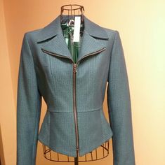 Nwt Tahari Teal Motto Style Jacket Size 6p, Pretty Lighter Teal Lining, Fits Like A 4 Fitted Outerwear With Zipper Closure For Work, Fitted Zipper Closure Outerwear For Work, Tailored Long Sleeve Blazer With Zipper Closure, Fitted Blazer With Zipper Closure For Fall, Office Blazer With Zipper Closure And Long Sleeves, Fitted Long Sleeve Blazer With Zipper Closure, Tailored Lined Outerwear For Work, Fitted Lined Outerwear For Work, Pretty Lights