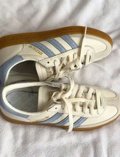 #tenis #adidas #blue #spezial Adidas Casual Shoes Women, Best Adidas Shoes Women, Everyday Shoes Womens Casual, Shoes Pics, Nike Aesthetic, Cowgirl Shoes, Shoes Poster, Matching Sneakers, Dunks Shoes