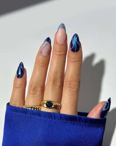 21 January Nail Ideas to Slay Your New Year's Resolutions - Lux Luna