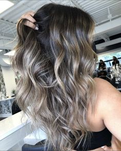 Balayage Hair Brunette With Blonde, Dark Brown Hair With Blonde Highlights, Hair Lights, Black Hair Balayage, Rave Hair, Brown Hair Inspo, Balayage Hair Dark, Hair Color Light Brown