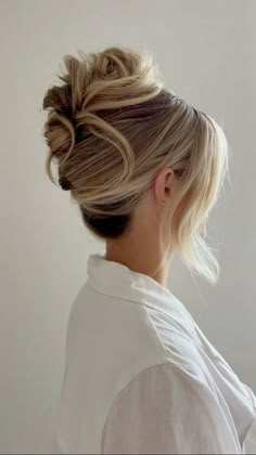 buns hairstyles Moh Hair, Engagement Hair, Bridesmaid Hair Makeup, Prom 2024, Brush Hair, Wedding Hair Inspiration, Mom Wedding