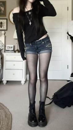 Stocking And Shorts Outfit, 2000s Dark Outfits, Doc Martens Outfit Alt, Light Emo Outfits, Dark Twee Aesthetic, Shorts And Leggings Outfit, Shorts And Tights Outfit Grunge, Shorts With Tights Outfit Grunge, Dark Y2k Fashion