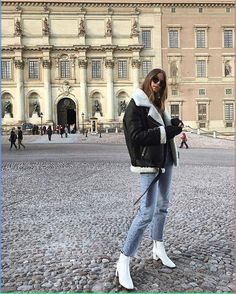 Forget the Rules: Wear White Ankle Boots During the Fall and Winter… Photos: Fashion Cognoscente Pinterest Motorcycle Jacket Outfit, White Boots Outfit, Fall Fashion Coats, White Ankle Boots, Pilot Jacket, Aviators Women, Boating Outfit, Weather Wear, White Boots