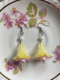 ❀ blue & pink flower mismatching beaded earrings ❀ yellow flower matching beaded earrings   ❀ perfect for spring!! reminds me of pixie hollow Pixie Hollow, Earrings Inspiration, Cute Earrings, Yellow Flowers, Cute Jewelry, Beaded Earrings, Pink Flowers, Flower Garden, Jewelry Earrings Dangle