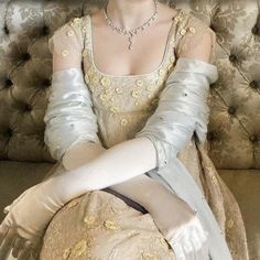 eloise bridgerton       to sir phillip, with love    by  julia quinn Study Together, Bridgerton Series, Bridgerton Aesthetic, Study With Me, Era Fashion, Regency Dress