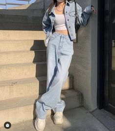 Jeans Outfit Korean, Comfy Minimalist, Formal Streetwear, Grunge Tops, Outfit Korean Style, Looks Pinterest, Korean Outfit Street Styles, Jeans Street Style, Outfit Korean