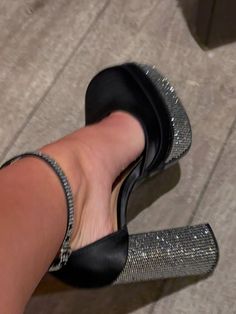 Stylish Shoes Heels, �Игрушки Funko Pop, Pretty Heels, Fancy Heels, Cute Shoes Heels, Shoes Heels Classy, Chunky Shoes, Cute Heels, Prom Shoes