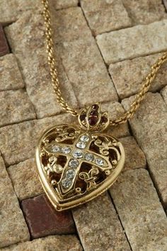 Christian Thali Designs, Thali Designs Gold, Thali Designs, Cross Locket, Extraordinary Jewelry, Filigree Heart, Simple Hoop Earrings