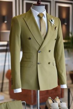 Shop for Peaked Lapel Double Breasted Stylish Men Suits | Two Piece Suits in Bradymensuit at best prices.Find the best Dusty Sage Peaked Lapel slim fit blazers with affordable price. Green Suits For Men, Green Suits, Green Suit Men, Prom Men, Prom For Guys, Prom Suits For Men, Stylish Mens Suits, Classy Suits, Suits Men