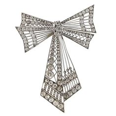 Edwardian 11.25 Carat Diamond Platinum Bow Pin For Sale at 1stDibs 1st Dibs, Edwardian Jewelry, Filigree Pattern, Diamond Bows, Wedding Brooch, Bow Jewelry, Vintage Style Jewellery, Themed Jewelry