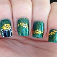 St Patricks Nail Designs, Autumn Grunge, Irish Nails, Saint Patrick Nail, Fete Saint Patrick, Nails Holiday, St Patricks Day Nails, Van Morrison, Seasonal Nails