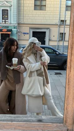 Ny Winter Aesthetic, Chic Cold Winter Outfits, Northern France Aesthetic Outfits, Winter Snow Looks For Women, Very Cold Winter Outfits Snow Casual, Nyc Cold Outfits, Nyc Ice Skating Outfit, Utah Fashion Winter, Nyc In January Outfits