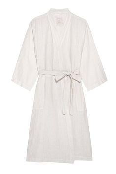 Elevate your lounge look with our 100% linen robe. Perfect for all seasons, linen is known for its superior comfort and breathability. Linen Robe, Lounge Looks, Velvet Tees, Black Linen, All Seasons, Basil, Personal Style, Lounge Wear, Lounge