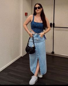 Barbara Martelo, God Clothes, Pencil Skirt Outfits, Denim Skirt Outfits, Long Denim Skirt, Elegante Casual, Dress Indian Style, Crop Top Outfits