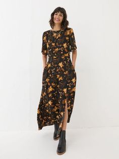 Black Winona Floral Dress Black Women Dresses, Black Women Dress, 50's Dress, Floral Dress Black, Women Dresses, Women's Fashion Dresses, Dress Black, Floral Dress, Black Women