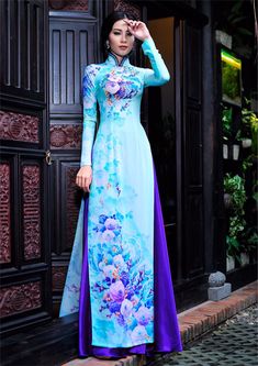 Sartorial Adventure — Vietnamese ao dai by Thai Tuan Vietnam Dress Ao Dai, Dress Types, Vietnamese Ao Dai, Traditional Fashion, Modern Dress, Vestido Casual