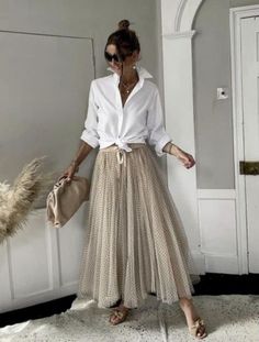 25 EASY EVERYDAY OUTFITS FOR WOMEN OVER 50 - valemoods Easy Everyday Outfits, Mode Over 50, Look Boho Chic, Stylish Outfits For Women Over 50, Clothes For Women Over 50, Over 60 Fashion, Mode Boho