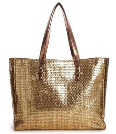 dourado. Diy Sac Pochette, Gold Beach, Handbag Heaven, Bag Ideas, Clutch Wallet, Beach Life, Metallic Gold, Beach Bag