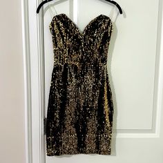 Size Small New With Tags Boning In Chest To Keep Up Bundle And Save! Gold Mini Dress With Sweetheart Neckline For Night Out, White Wedding Guest Dresses, Sequin Strapless Dress, Light Green Dress, Dresses Gold, Autumn Outfits, Holiday Dress, Strapless Mini Dress, Gold Sequin