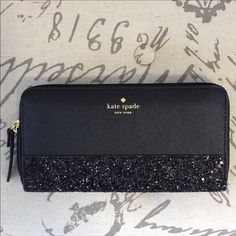 Kate Spade Glitter Wallet Available In Black, Pink Or Gray Specify Color When Ordering Kate Spade Black Evening Wallet, Kate Spade Wallet Pink, Kate Spade Disney, Leather Credit Card Wallet, Kate Spade Clutch, Leather Belt Buckle, Black And White Ribbon, Bags Kate Spade, Blue Wallet