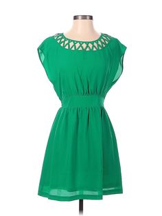 Forever 21 Casual Dress Size: Small Green Dresses - used. 100% POLYESTER, Shift, Keyhole, Solid, Short, Short Sleeve | Forever 21 Casual Dress - Shift: Green Solid Dresses - Used - Size Small Cheap Forever 21 Mini Dress With Buttons, Affordable Forever 21 Cotton Mini Dress, Cheap Forever 21 Summer Dresses, Trendy Forever 21 Dresses At Affordable Prices, Cheap Short Sleeve Dress By Forever 21, Green Casual Dress, Green Hearts, Green Dress Casual, Green Dresses