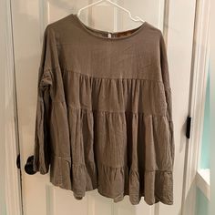 Nwot Swingy Longsleeve Top; Tiered, Bohemian; Size Medium Fall Crew Neck Blouse For Brunch, Casual Long Sleeve Top For Fall Brunch, Fall Brunch Blouse With Crew Neck, Crew Neck Blouse For Fall Brunch, Long Sleeve Tops For Brunch, Green Brown, Green And Brown, Long Sleeve Tops, Womens Tops