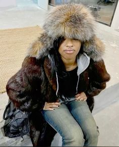 Fur Hat Outfit, Ashley Banks, Funny Feeling, Fitting Room, Future Style, Girlie Style, Winter Girls, Fall Fits