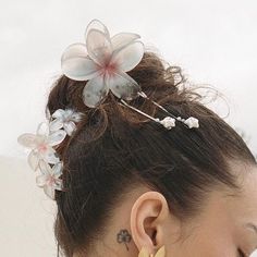 Flower Hairclip Aesthetic, Mermaidcore Hair Accessories, Aesthetic Flower Claw Clip, Orchid Flower Hair Clip, Sakura Flower Hair Clip, Water Fairy, Light Pink Dress, Beautiful Ocean