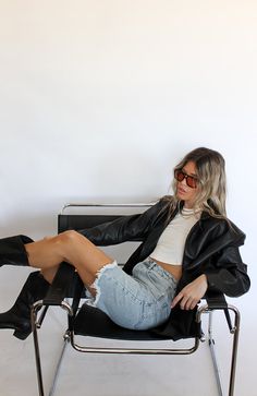 Cool Denim, Look Legging, Downtown Outfits, Skandinavian Fashion, Nashville Outfits, Instagram Business, Outfit Inspo Fall, Looks Style, School Outfits