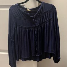 Never Worn Crop Blouse Flowy Button-up Top For Spring, Trendy Blue Flowy Blouse, Blue Blouse For Day Out In Fall, Blue Trendy Loose Fit Tops, Chic Blue Rayon Tops, Trendy Blue Flowy Top, Blue Fall Tops For Day Out, Blue Tops For Fall Day Out, Blue Rayon Long Sleeve Blouse